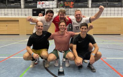 Abi 2010 siegt beim Ehemaligen-Volleyballturnier